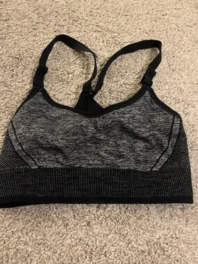 All In Motion Seamless Sports Bra – Gray/Black – Size Small 🖤🏃🏼‍♀️